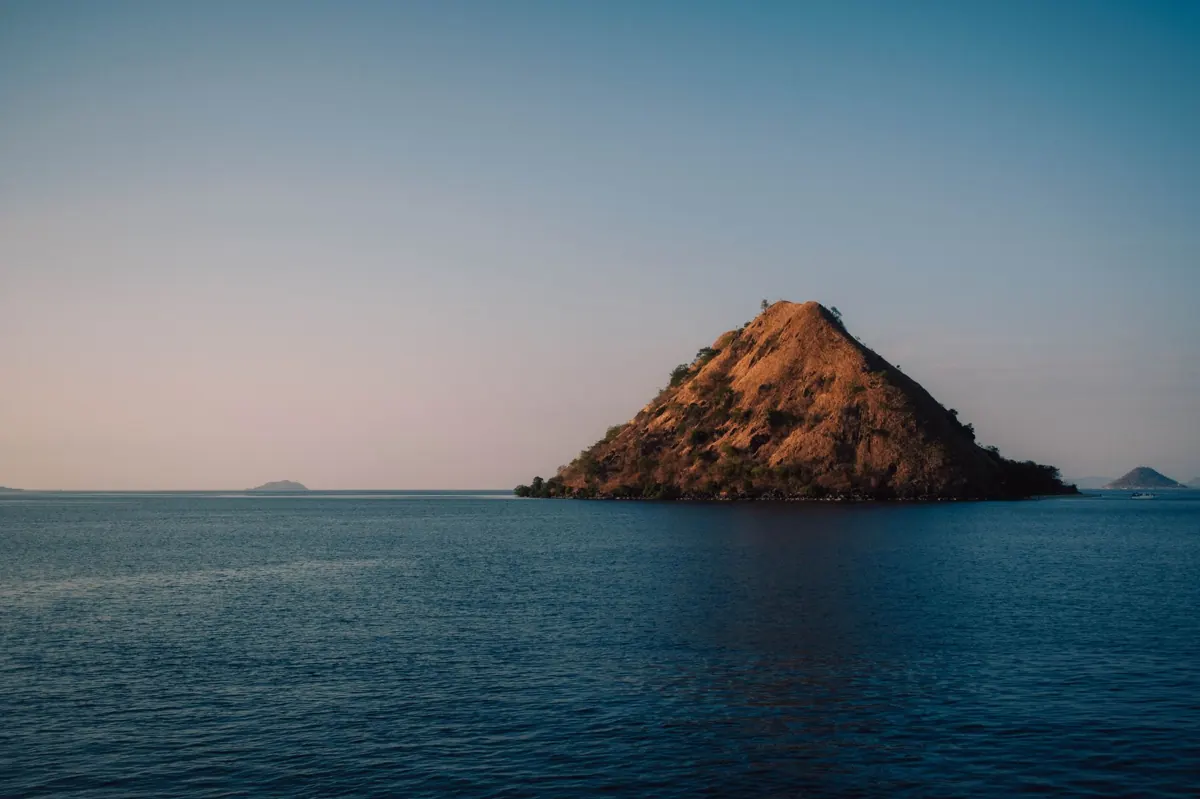 sample two-day Komodo private itinerary